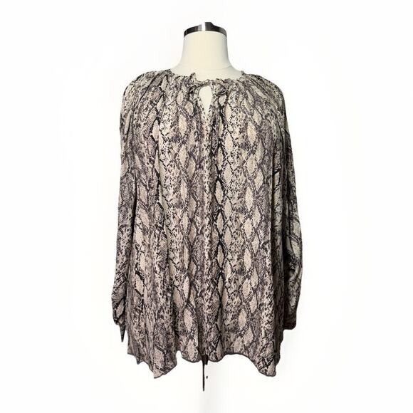 Ava & Viv Tops - Ava & Viv Blouse Women’s Size 3X Top Snake Print Keyhole Neck Long Sleeve